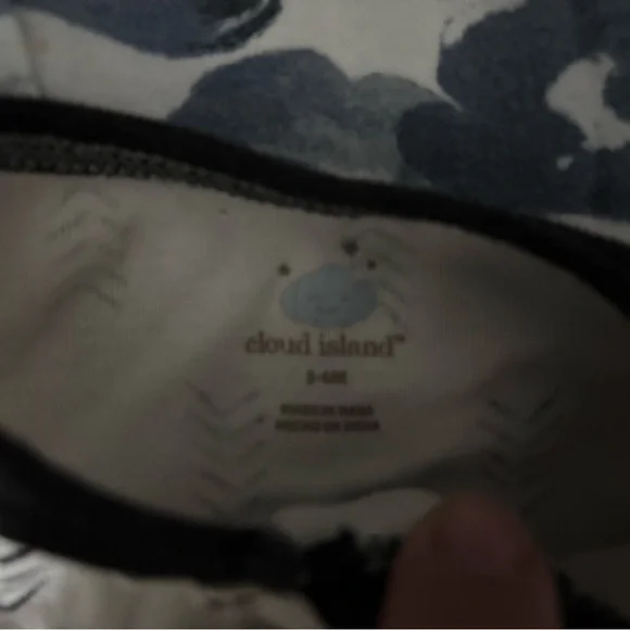 Mixed brand lot of 6 zip baby onesies 6m and 3-6 month baby pajamas - Picture 6 of 8